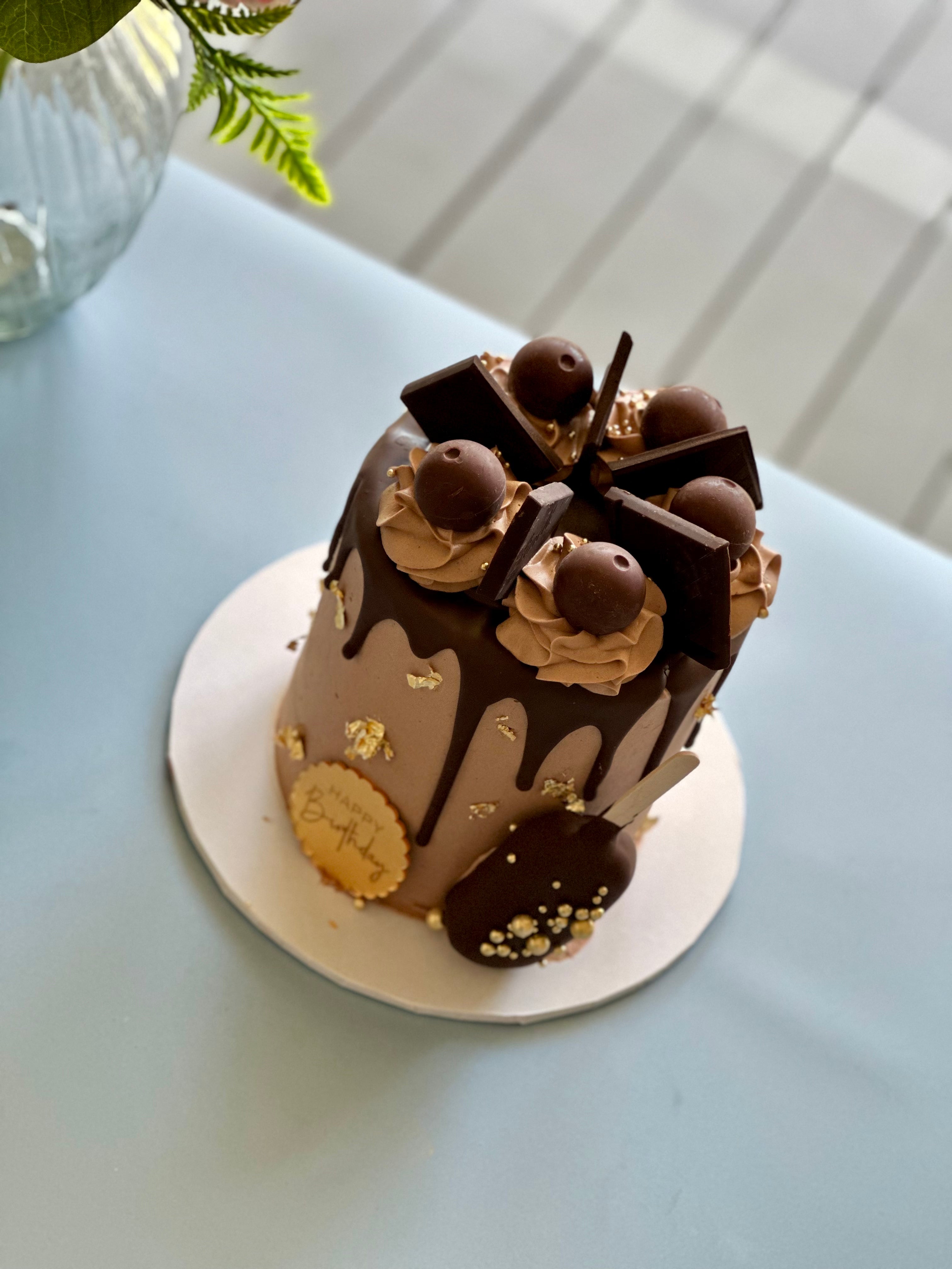 Chocolate Lovers Birthday Cake - Happy Tiers Cake Designs | Facebook